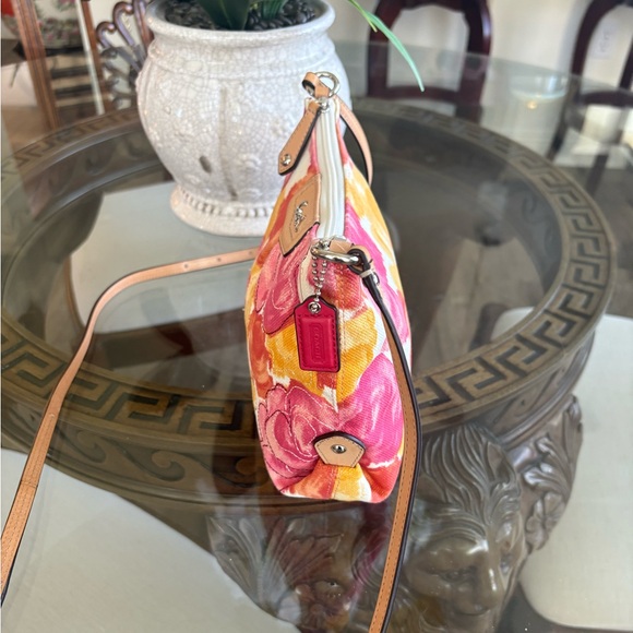 🩷💛COACH ASHLEY SMALL FLORAL CANVAS & LEATHER CROSSBODY/SHOULDER BAG!🩷💛 - Picture 6 of 8